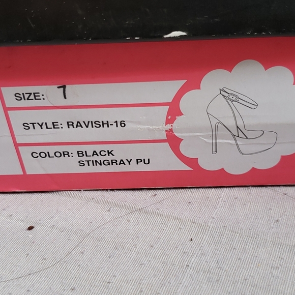 Black Heels - Picture 5 of 5